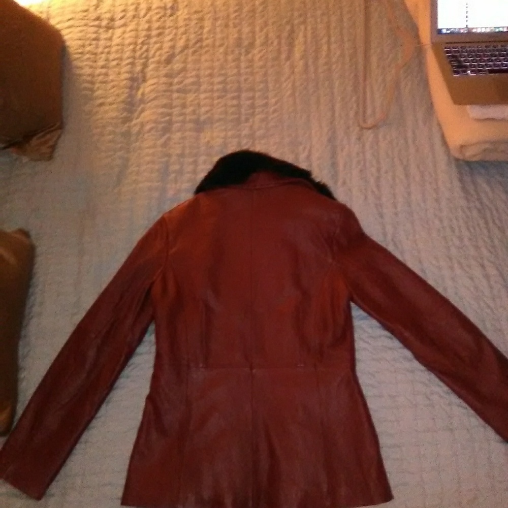 Red leather jacket - Picture 2 of 3